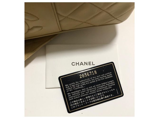 Chanel Bolsa Camera em Couro de Cordeiro Creme Cru - vista 19