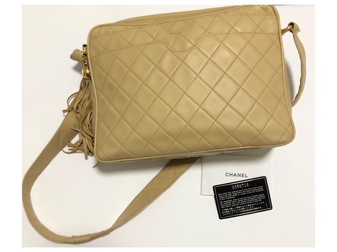 Chanel Bolsa Camera em Couro de Cordeiro Creme Cru - vista 20