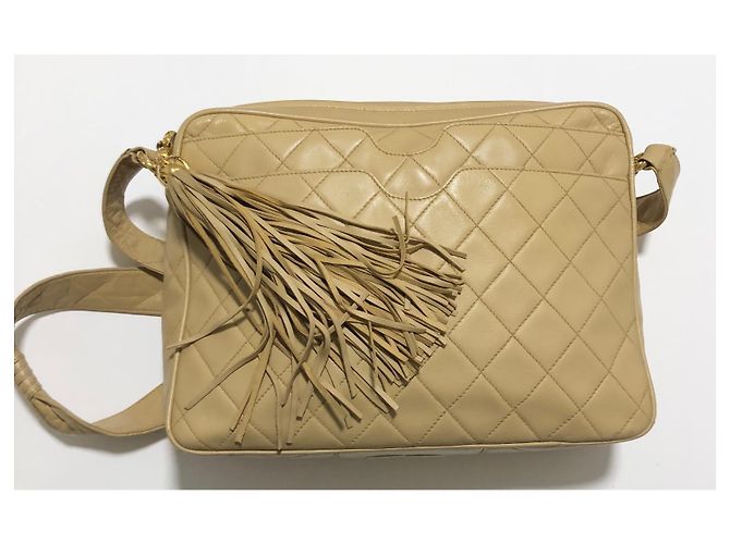 Chanel Bolsa Camera em Couro de Cordeiro Creme Cru - vista 5