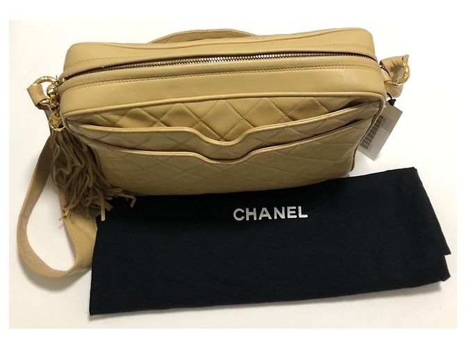 Chanel Bolsa Camera em Couro de Cordeiro Creme Cru - vista 7