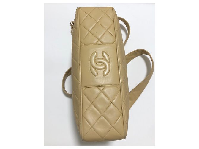 Chanel Bolsa Camera em Couro de Cordeiro Creme Cru - vista 8