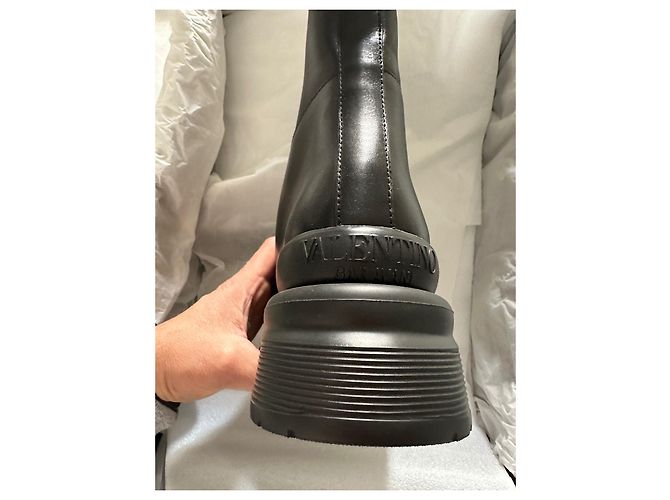 VALENTINO GARAVANI black leather boots - view 6