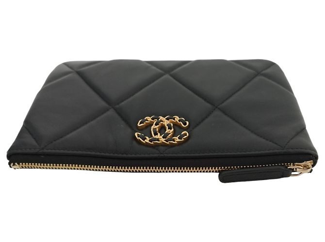 Clutch Chanel 19 in pelle di agnello nera Nero - vista 4