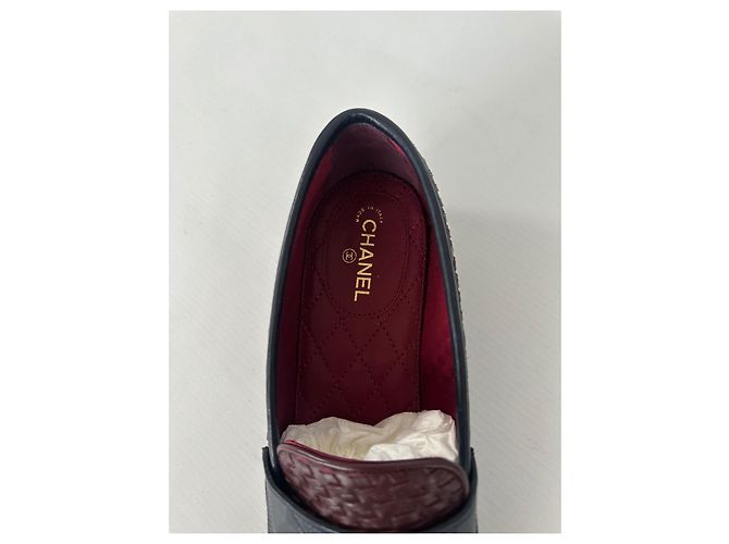 Mocassini Chanel in pelle bordeaux e blu navy Rosso Bordò - vista 4