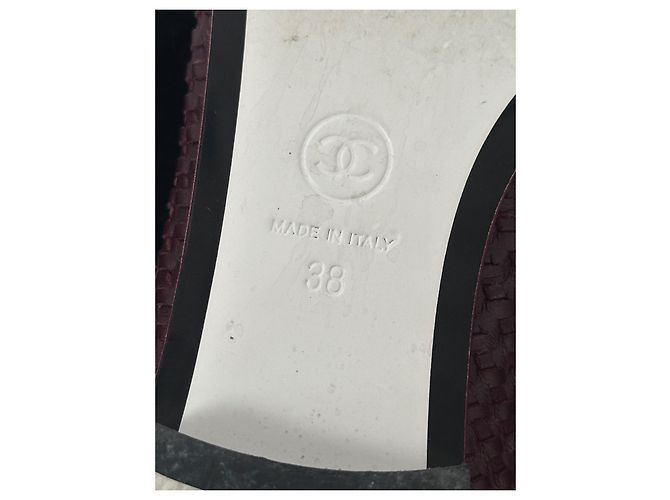 Mocassini Chanel in pelle bordeaux e blu navy Rosso Bordò - vista 5