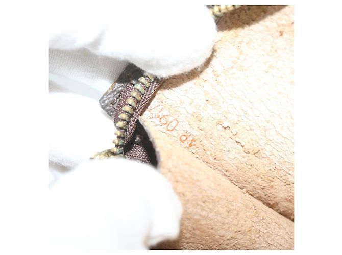Bucket LOUIS VUITTON Pochette Monogram Seau PM Pochette Accessoire LV Auth 63561 Monogramme - vue 12