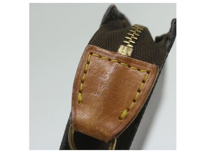 Bucket LOUIS VUITTON Pochette Monogram Seau PM Pochette Accessoire LV Auth 63561 Monogramme - vue 8