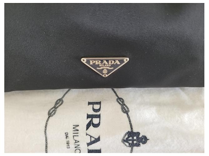 Pochette Prada in nylon nero - vista 3