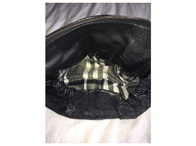 Borsa Burberry in pelle martellata nera con tracolla Nero - vista 15