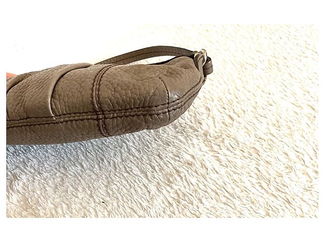 Pochette Lancel in pelle martellata taupe - vista 5
