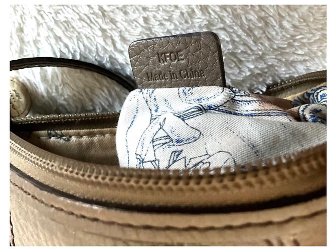 Pochette Lancel in pelle martellata taupe - vista 8
