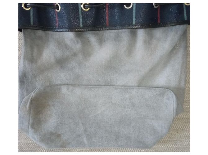 Borsa a secchiello Burberry in pelle blu navy - vista 7