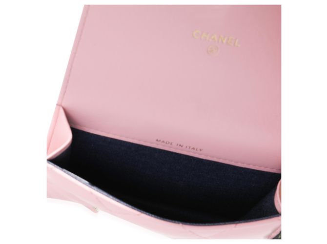 Chanel Pink Gesteppte Lammleder Elegante Gürteltasche mit Kette - Ansicht 4