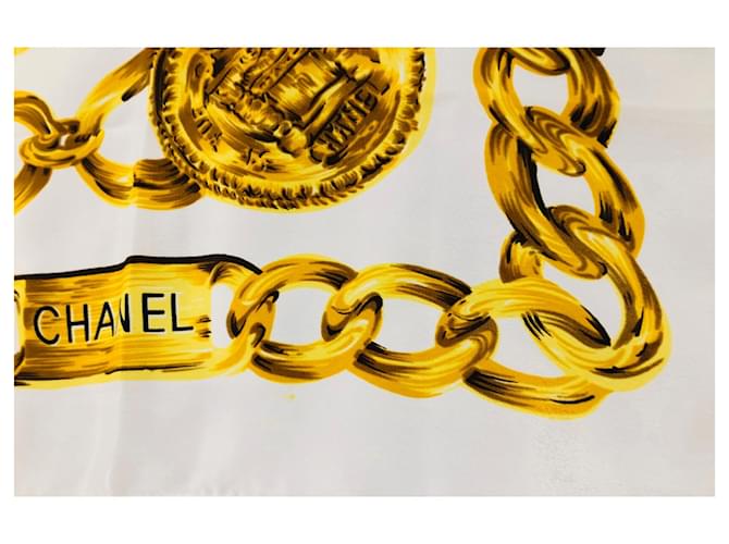Chanel 31 Sciarpa con medaglione a catena dorata rue Cambon Bianco D'oro - vista 10