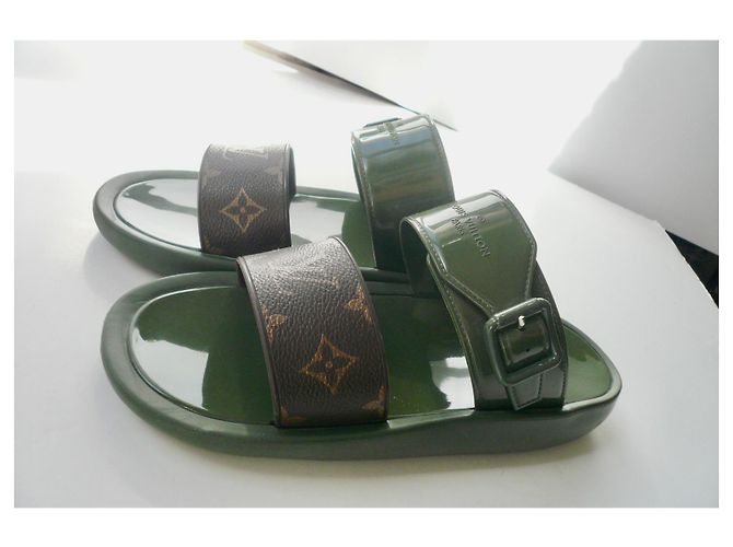 LOUIS VUITTON Monograma Sunbath Sandálias Mule Planas T39 US Caqui - vista 10