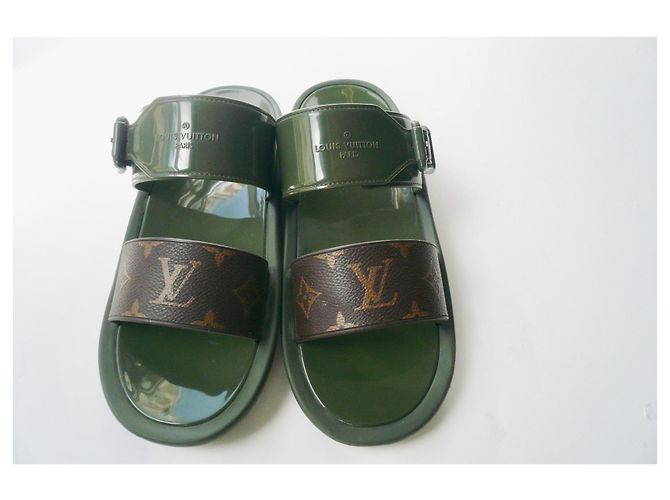 LOUIS VUITTON Monograma Sunbath Sandálias Mule Planas T39 US Caqui - vista 2