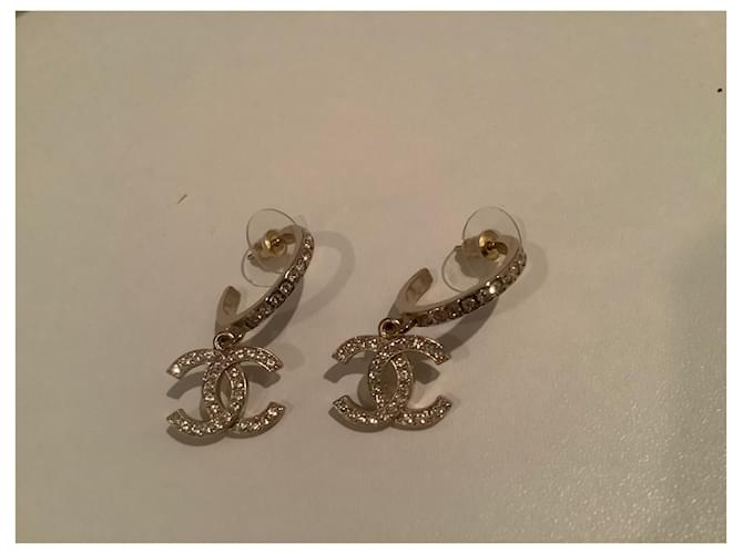Chanel Aretes Gold hardware - vista 2