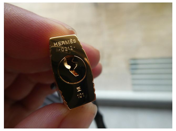 clochette , nuova cerniera e lucchetto Hermès per la borsa per la polvere Hermès Gold hardware - vista 5