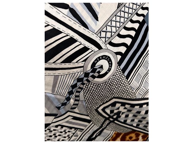 scialle 140 La sella immaginaria di Hermès Bianco sporco Blu navy Cammello - vista 3