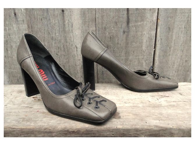 Miu Miu Pumps aus Leder grau 37,5 - Ansicht 2