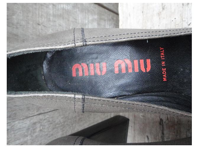 Miu Miu Pumps aus Leder grau 37,5 - Ansicht 7