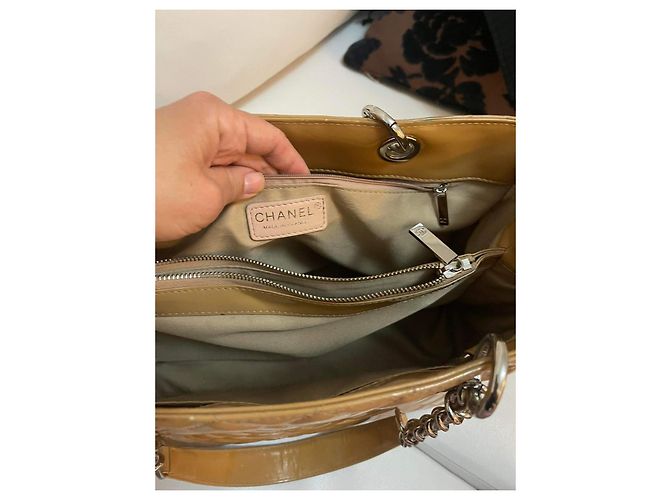 Chanel Sacola de compras Matelasse Camelo - vista 2