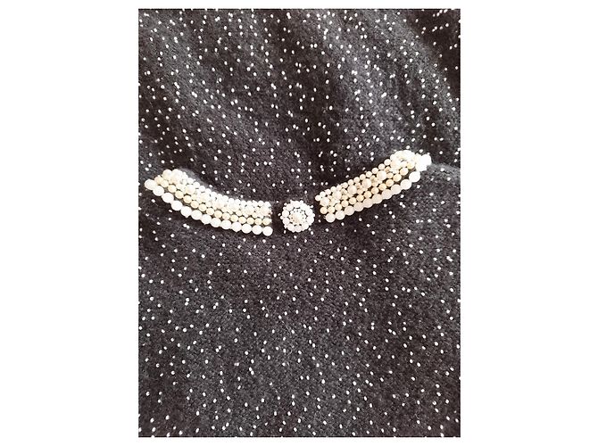 Chanel schwarzes Kaschmirkleid mit Perlen - Ansicht 10