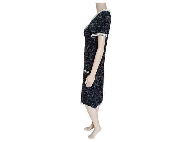 Chanel schwarzes Kaschmirkleid mit Perlen - Ansicht 5