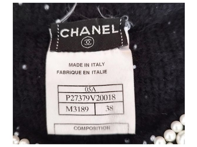 Chanel schwarzes Kaschmirkleid mit Perlen - Ansicht 7