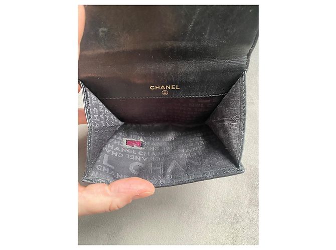 Portefeuille compact Chanel Lucky Symbols en cuir d'agneau noir - vue 9