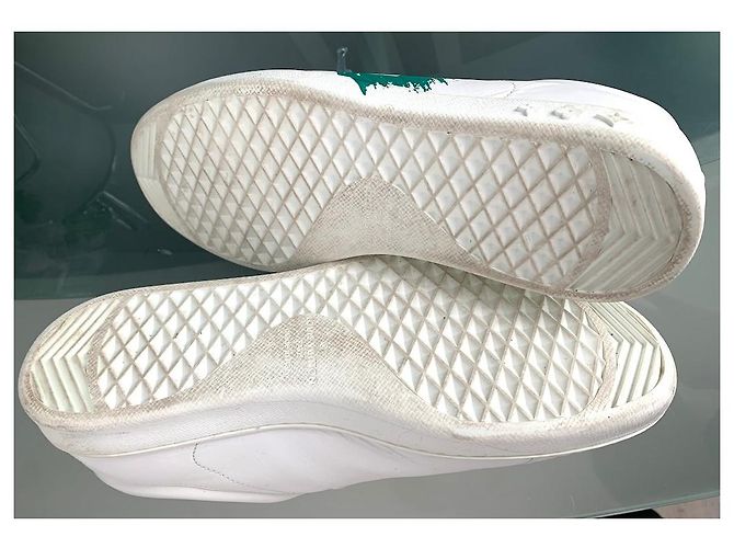 Baskets Louis Vuitton en cuir blanc - vue 5