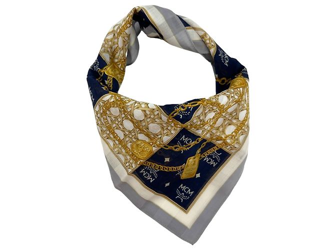 Lenço bandana MCM feminino algodão dourado azul escuro cinza logoprint - vista 3