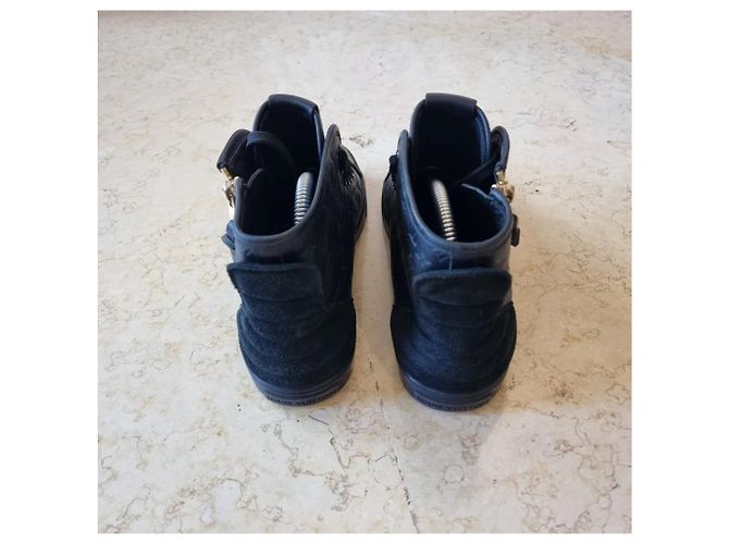 Sneaker Louis Vuitton Stellar in pelle e scamosciato nero - vista 3