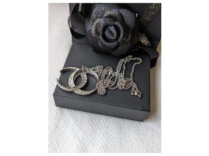Chanel CC B15Scatola per collana SHW in cristallo con logo C Dubai Moon Collection Argento - vista 8