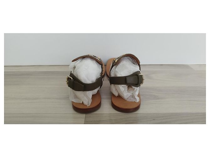 Sandali Teodora Valentino Garavani in scamosciato kaki - vista 4