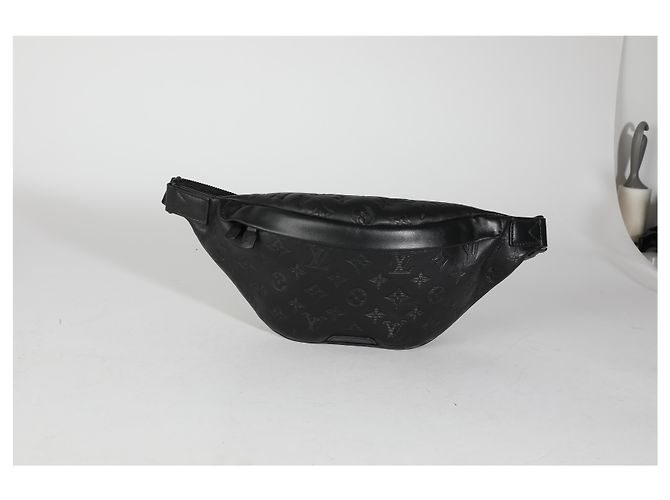 Bumbag Louis Vuitton Marsupio Discovery PM in pelle di vitello Black Monogram Shadow Nero - vista 7