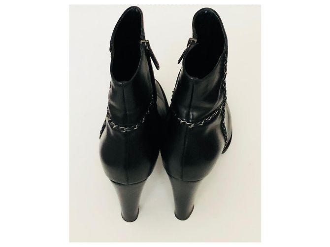Botines Chanel con cadena de cuero negro - vista 7
