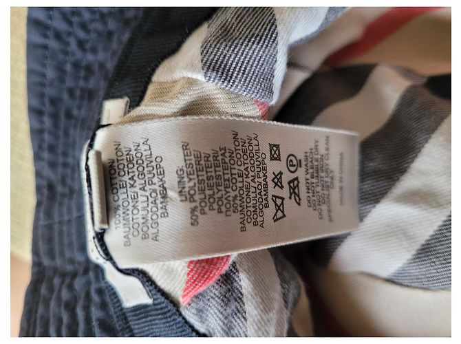 Sombrero Burberry de algodón negro con hebilla de cuero - vista 4