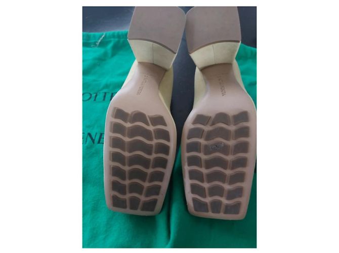 Bottega Veneta High Heels Hellgrün Hirschleder - Ansicht 2