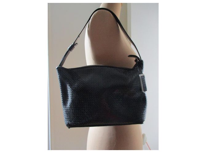 Stéphane Kelian black leather bag, braided. - view 2