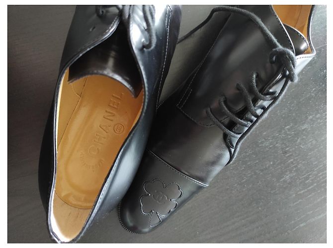 Chanel – Vintage-Schnürschuhe Schwarz - Ansicht 4