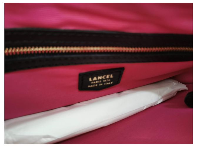 Borsa hobo Lancel in pelle nera con finiture oro Nero Gold hardware - vista 3