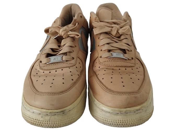 Baskets Nike Air Force 1 de couleur rose corail/saumon - vue 3