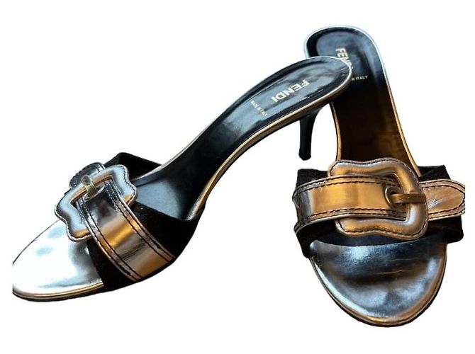 Sandali Fendi in vernice argento - vista 2