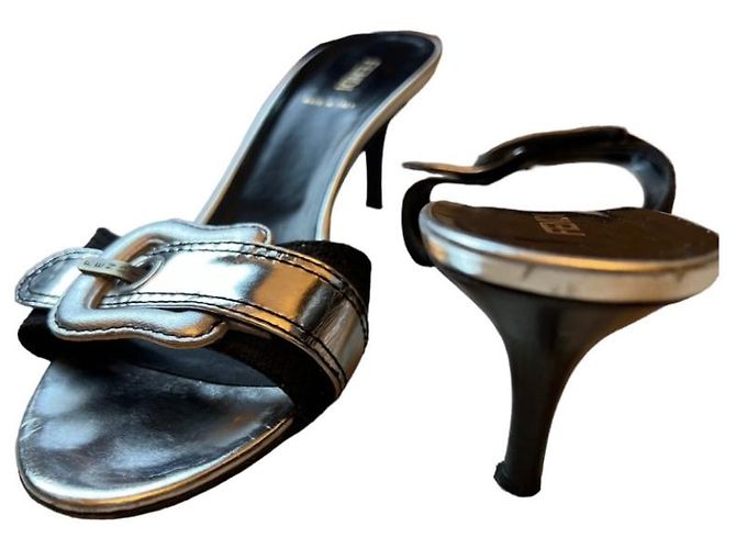 Sandali Fendi in vernice argento - vista 5