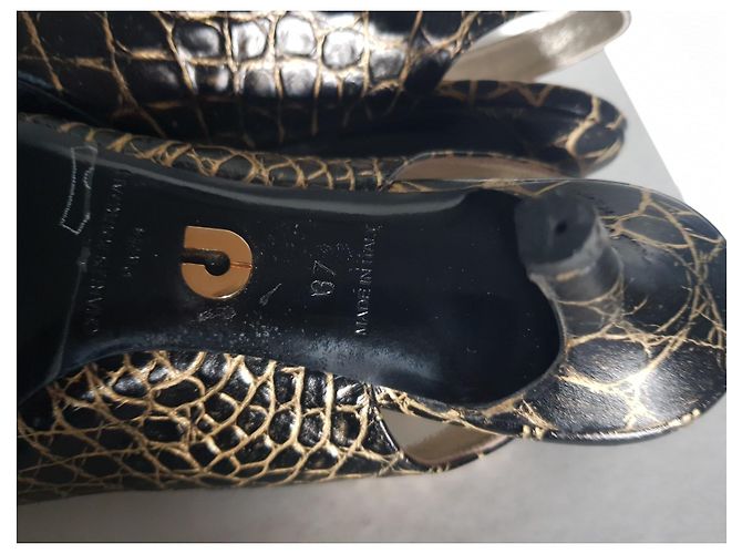 Décolleté con cinturino in pelle nera Charles Jourdan Nero Gold hardware - vista 7