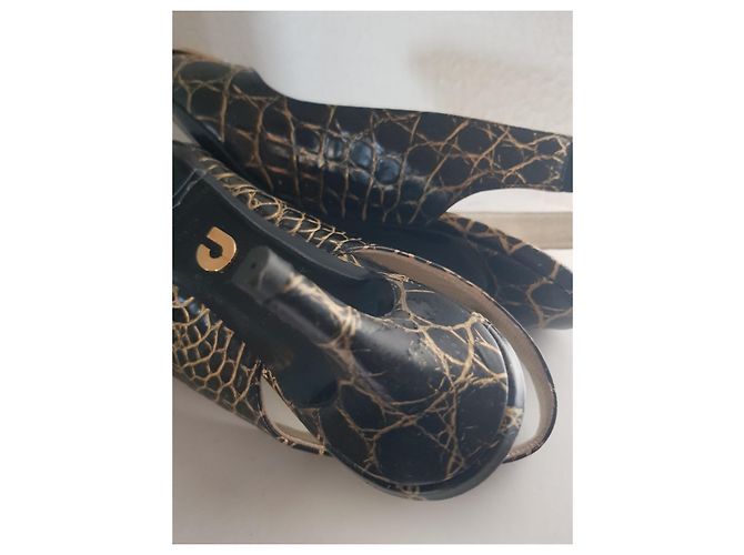 Décolleté con cinturino in pelle nera Charles Jourdan Nero Gold hardware - vista 8