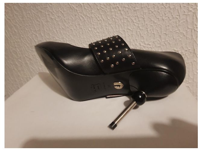Charles Jourdan Pumps aus schwarzem Leder 10cm Absatz - Ansicht 6