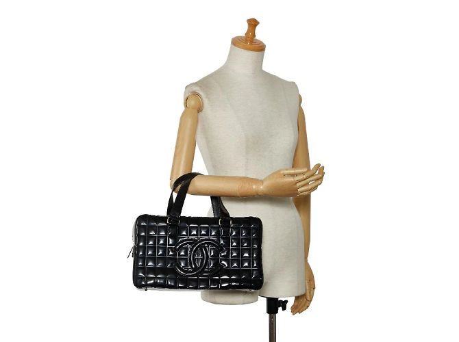 Chanel Sac Boston carré matelassé verni - vue 10