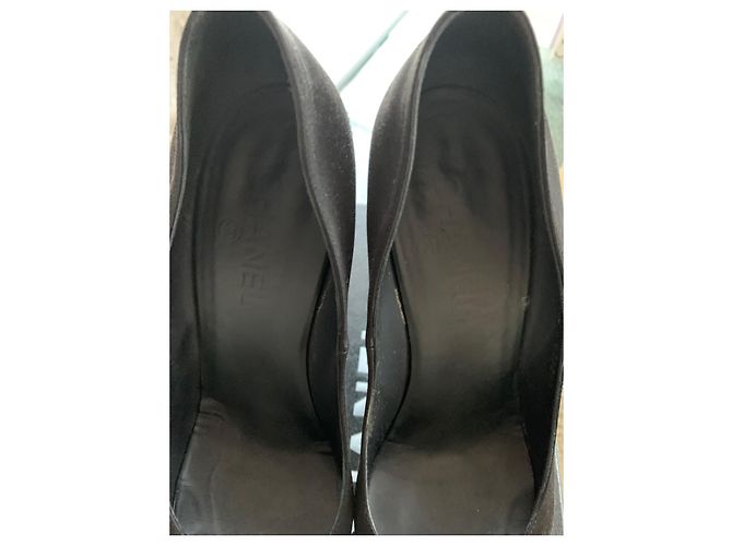 Décolleté Slingback Chanel in raso nero - vista 6